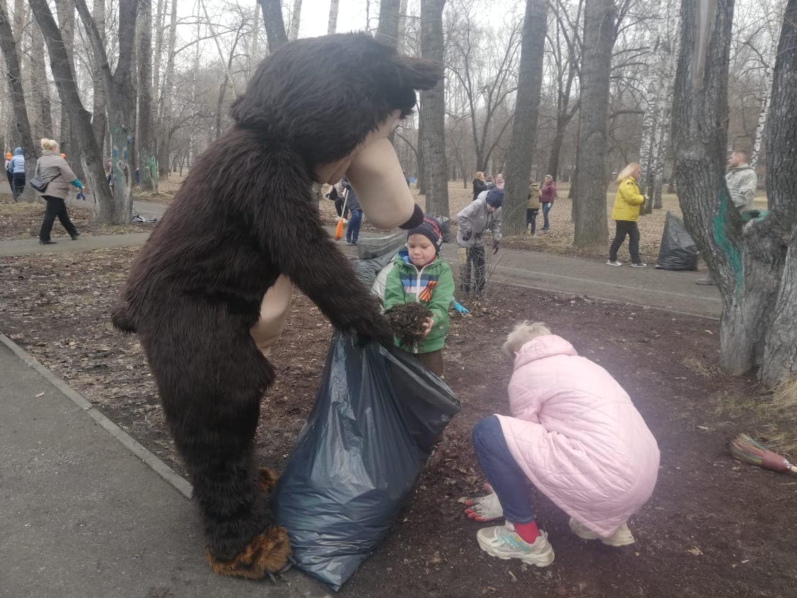 Массовый субботник в Заводском районе