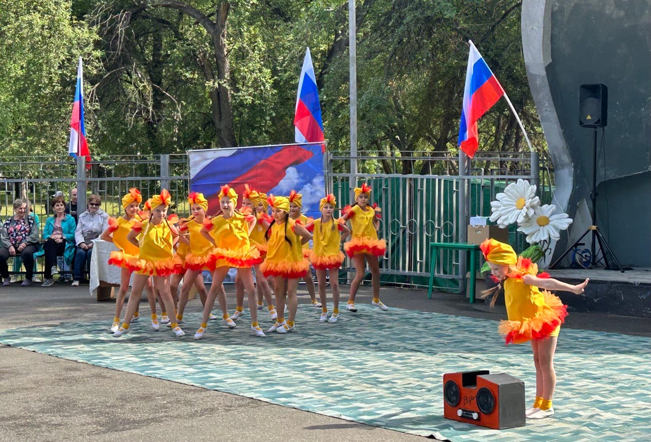 Праздничная программа «Огни родного города»