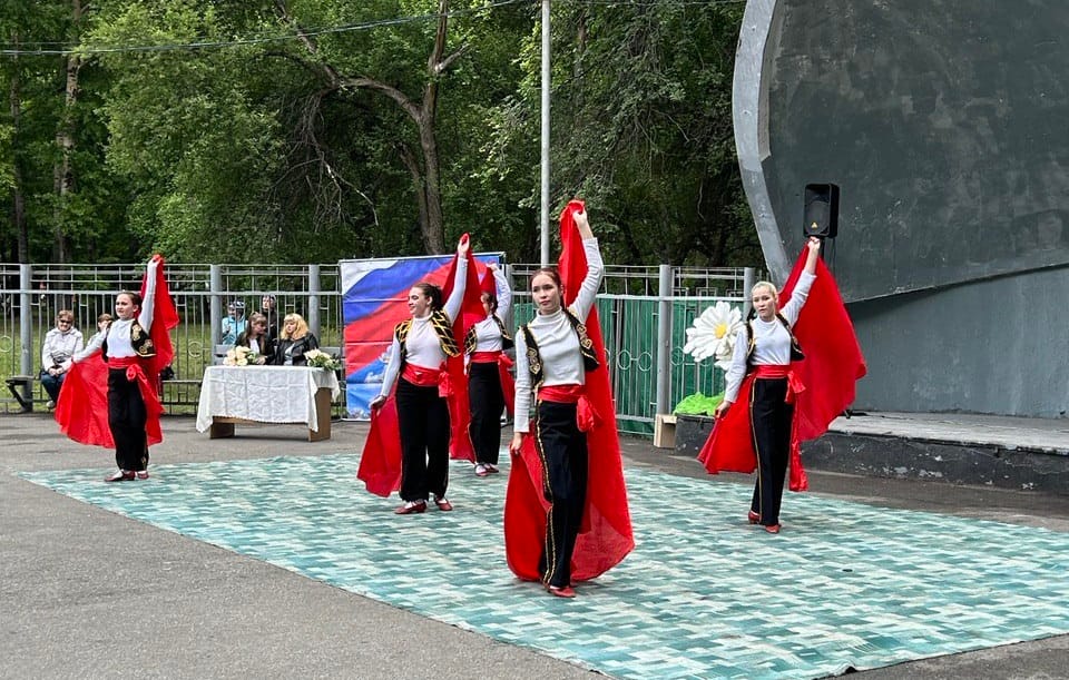 Праздничная программа «Огни родного города»